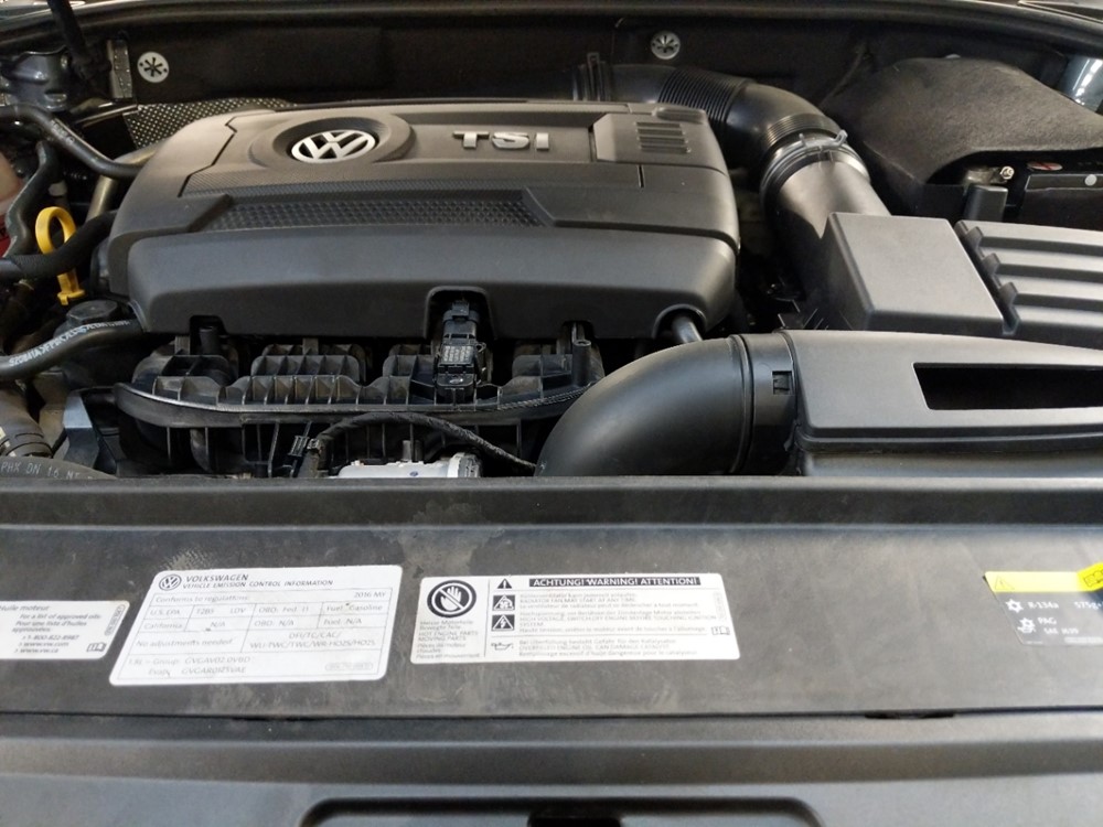 2016 Volkswagen Passat - Engine