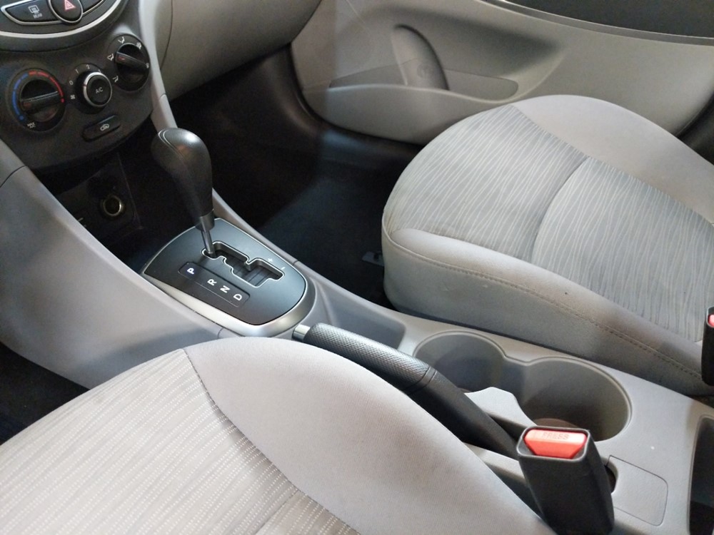 2017 Hyundai Accent - Center Console/Cup Holders
