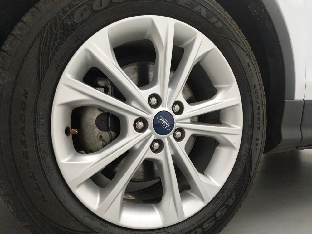2017 Ford Escape - Wheel