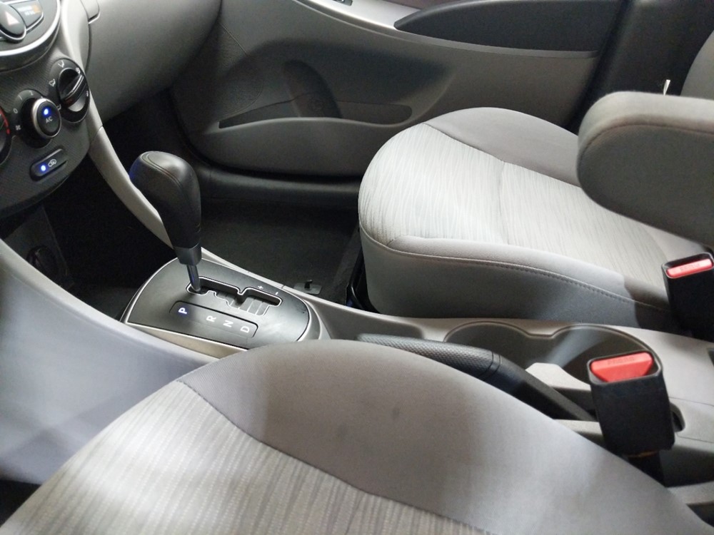 2017 Hyundai Accent - Center Console/Cup Holders