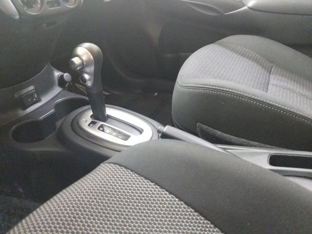 2017 Nissan Versa - Center Console/Cup Holders