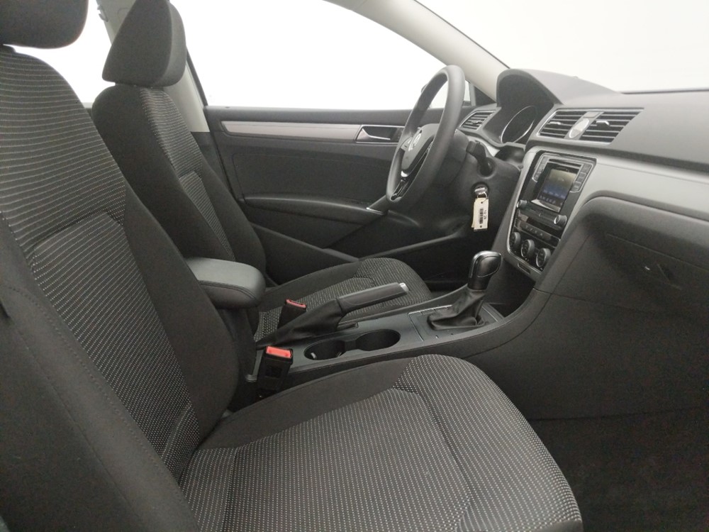 2017 Volkswagen Passat - Passenger Front Seat