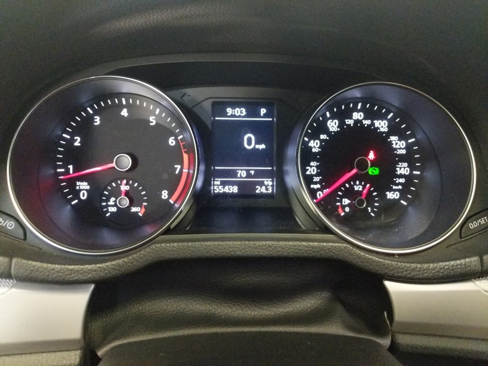 2017 Volkswagen Passat - Odometer Close Up