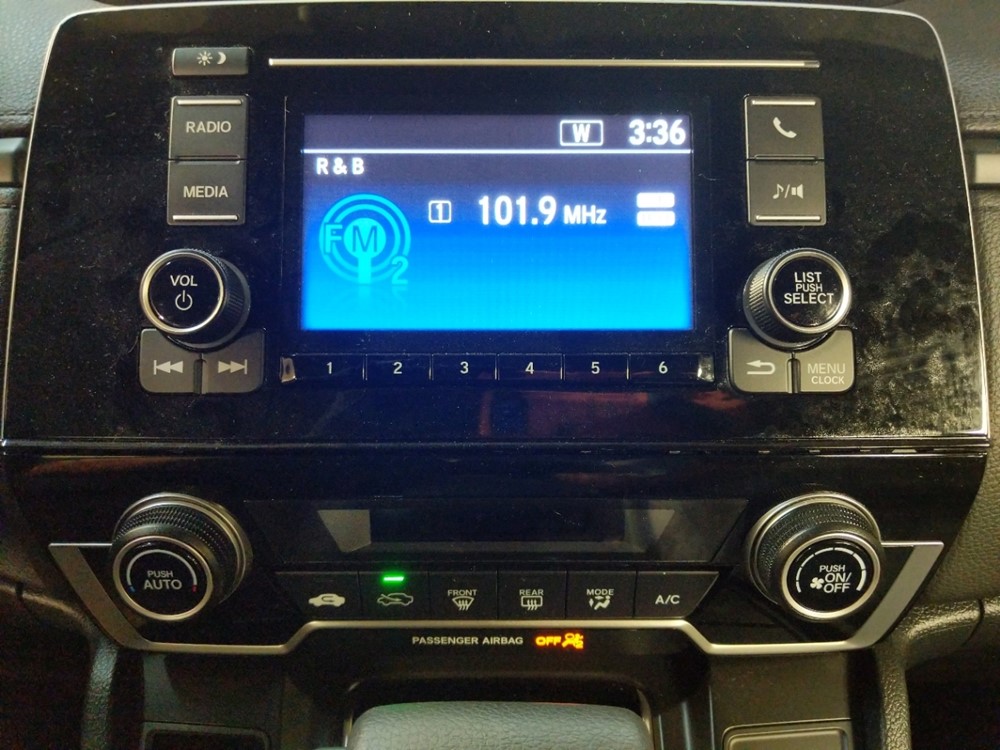 2017 Honda CR-V - Stereo Package