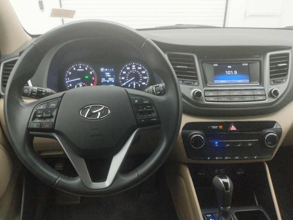 2016 Hyundai Tucson - Driver Dash