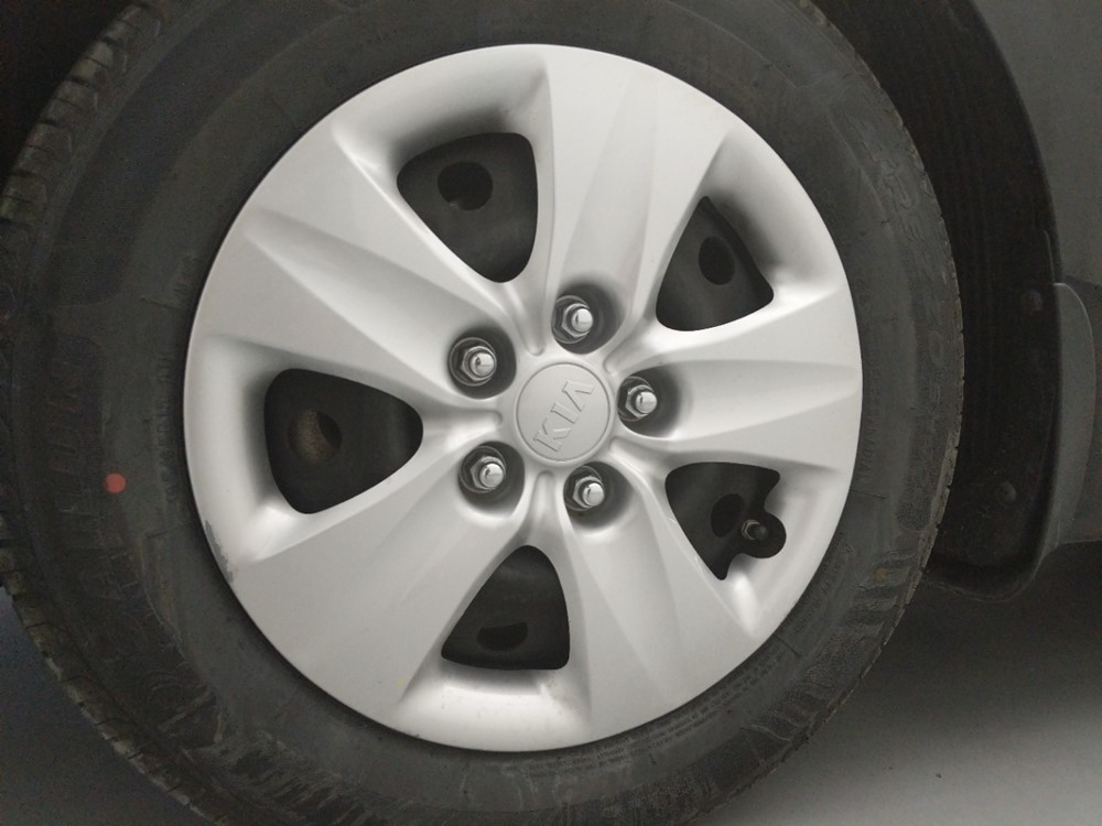 2016 Kia Forte - Wheel