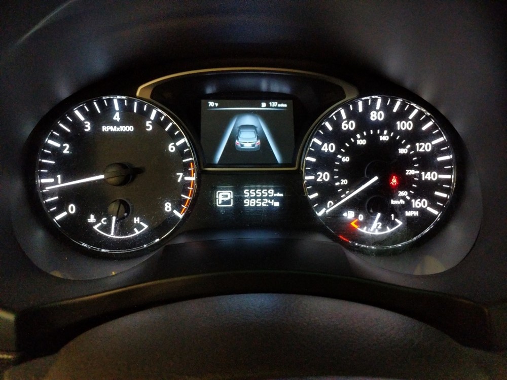 2015 Nissan Altima - Odometer Close Up