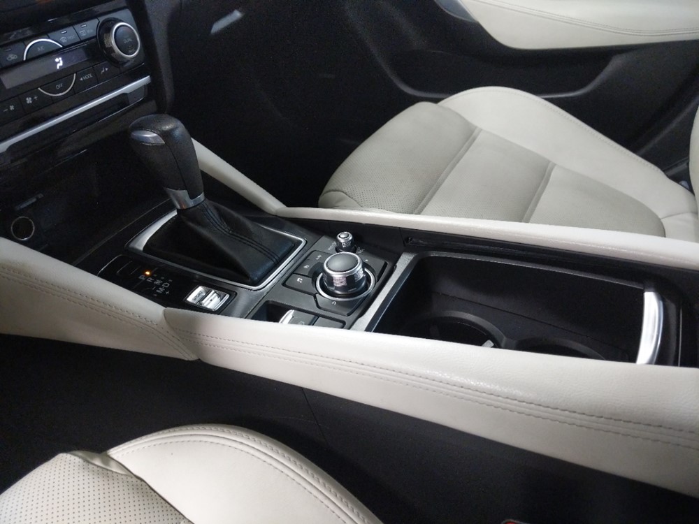 2016 Mazda Mazda6 - Center Console/Cup Holders