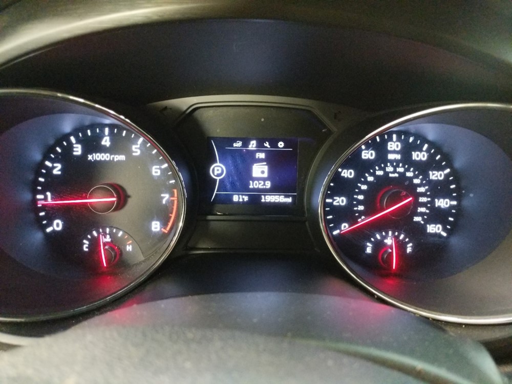 2018 Kia Sedona - Odometer Close Up