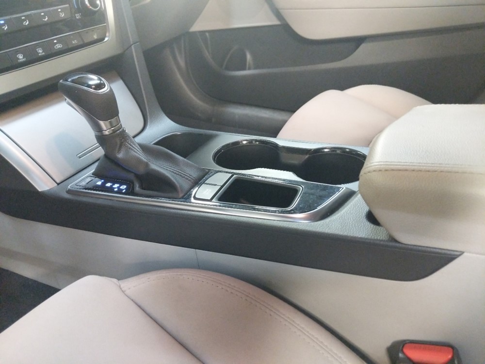 2015 Hyundai Sonata - Center Console/Cup Holders