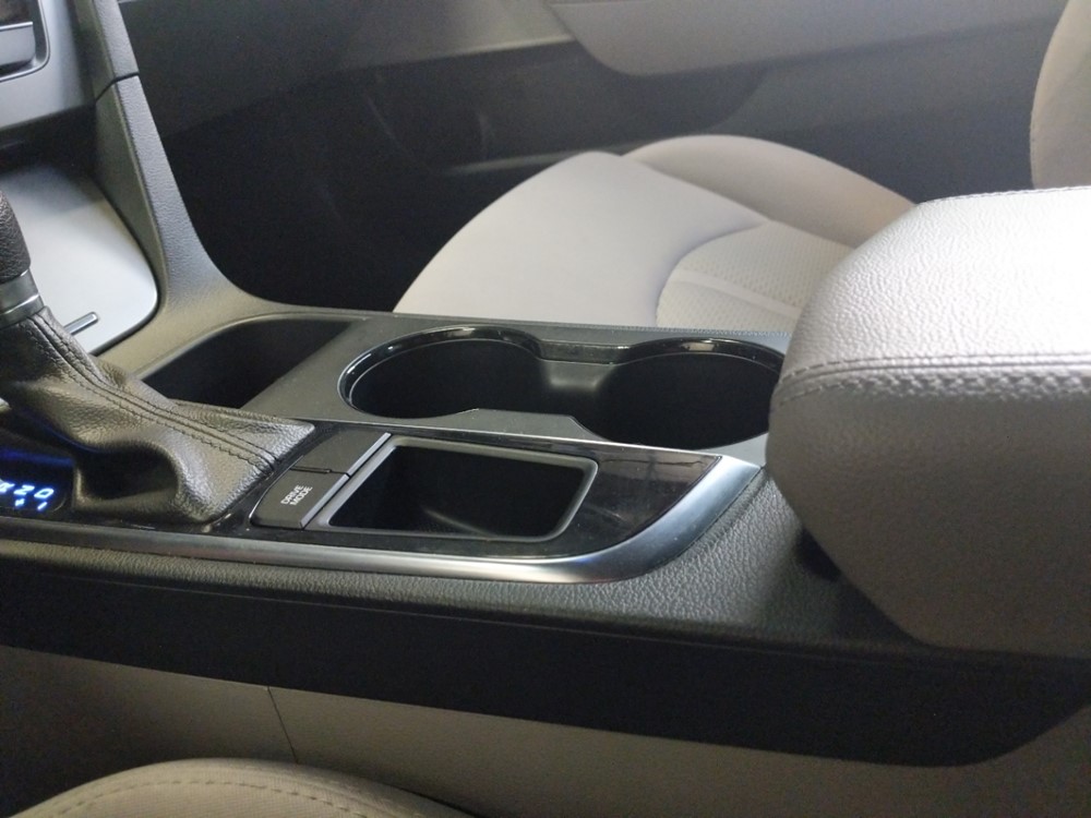 2017 Hyundai Sonata - Center Console/Cup Holders
