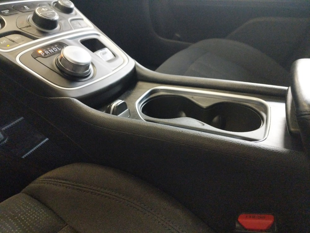 2016 Chrysler 200 - Center Console/Cup Holders