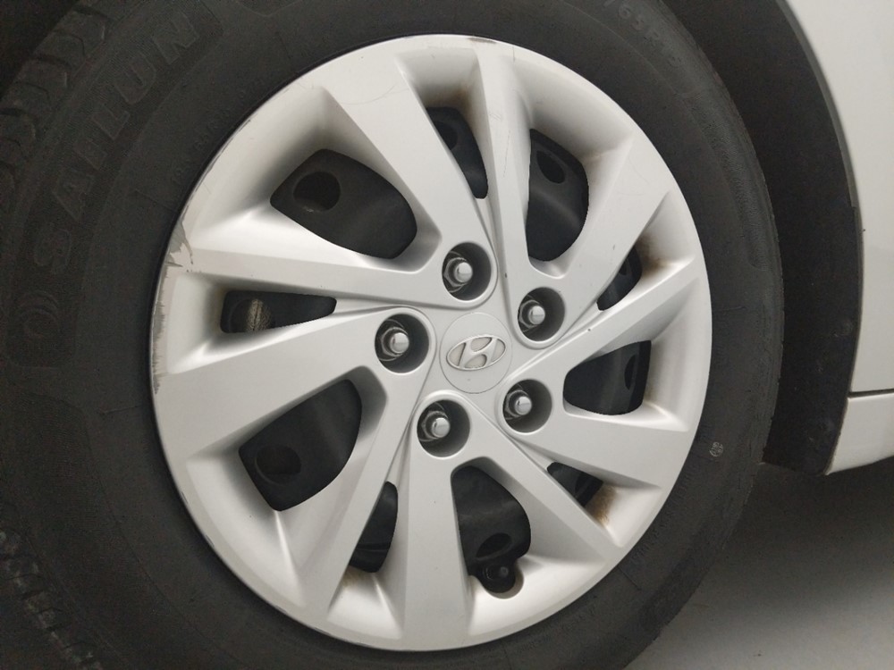2017 Hyundai Elantra - Wheel