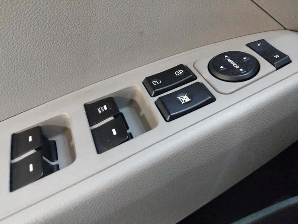 2017 Hyundai Elantra - Driver Power Windows/Lock Control