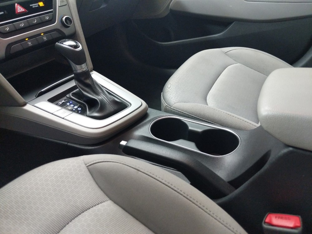 2018 Hyundai Elantra - Center Console/Cup Holders