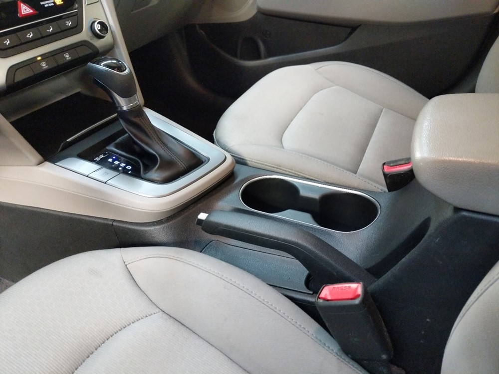 2018 Hyundai Elantra - Center Console/Cup Holders