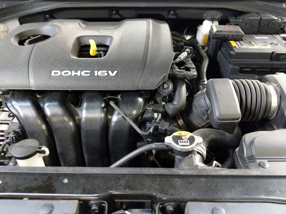 2018 Hyundai Elantra - Engine