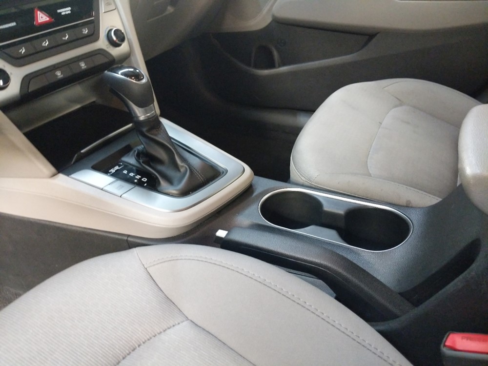 2018 Hyundai Elantra - Center Console/Cup Holders