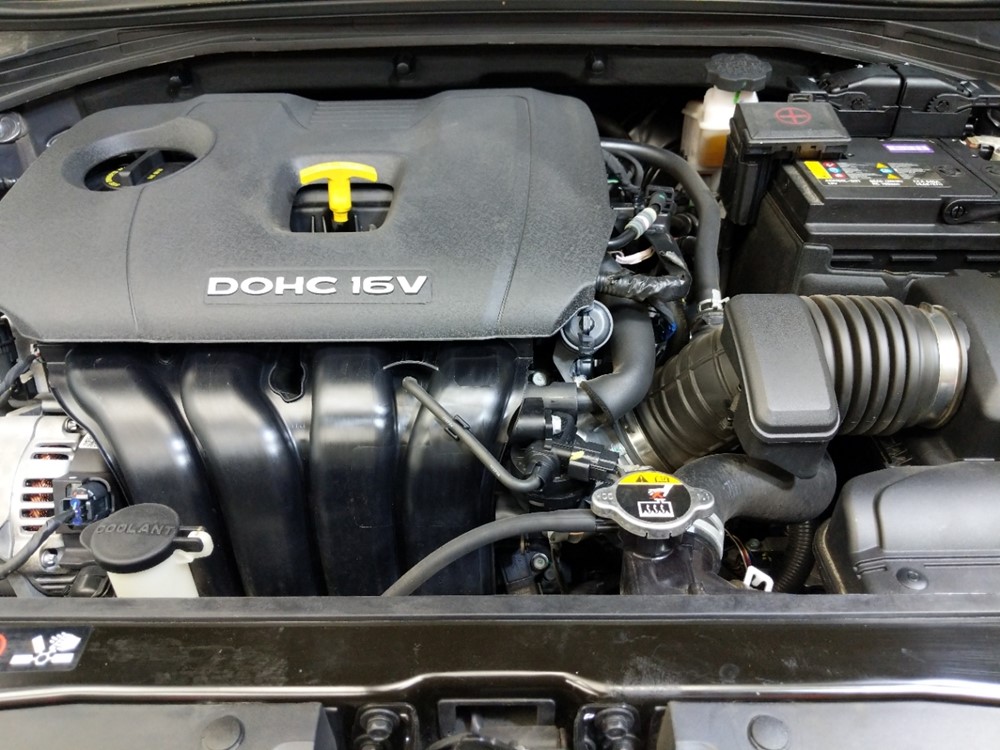 2018 Hyundai Elantra - Engine