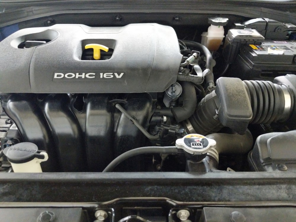 2018 Hyundai Elantra - Engine