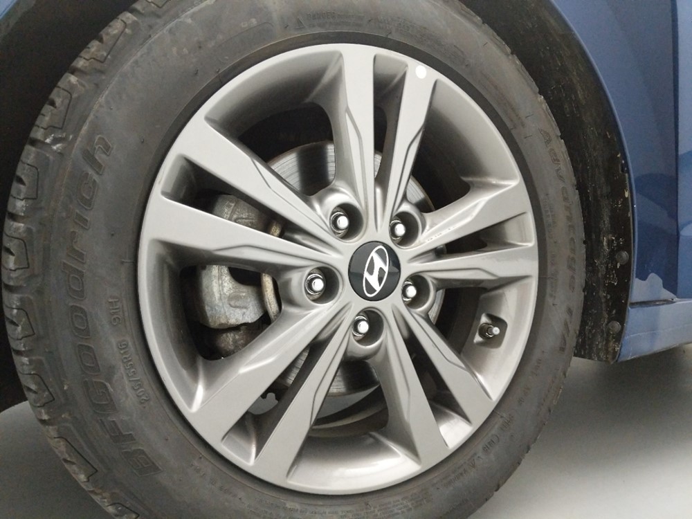 2018 Hyundai Elantra - Wheel