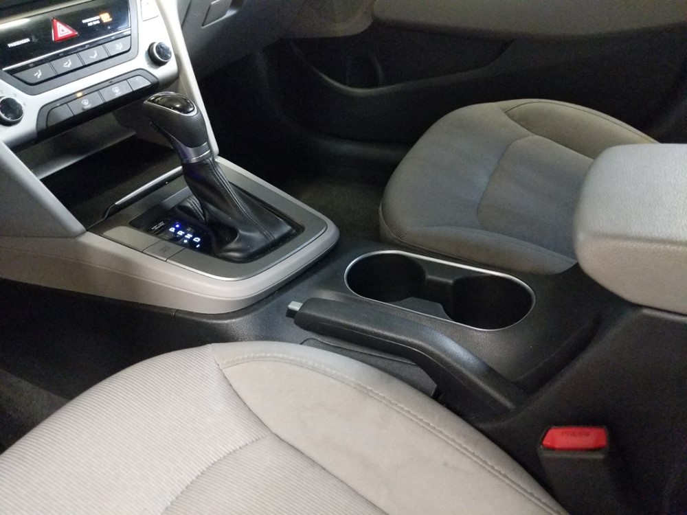2018 Hyundai Elantra - Center Console/Cup Holders
