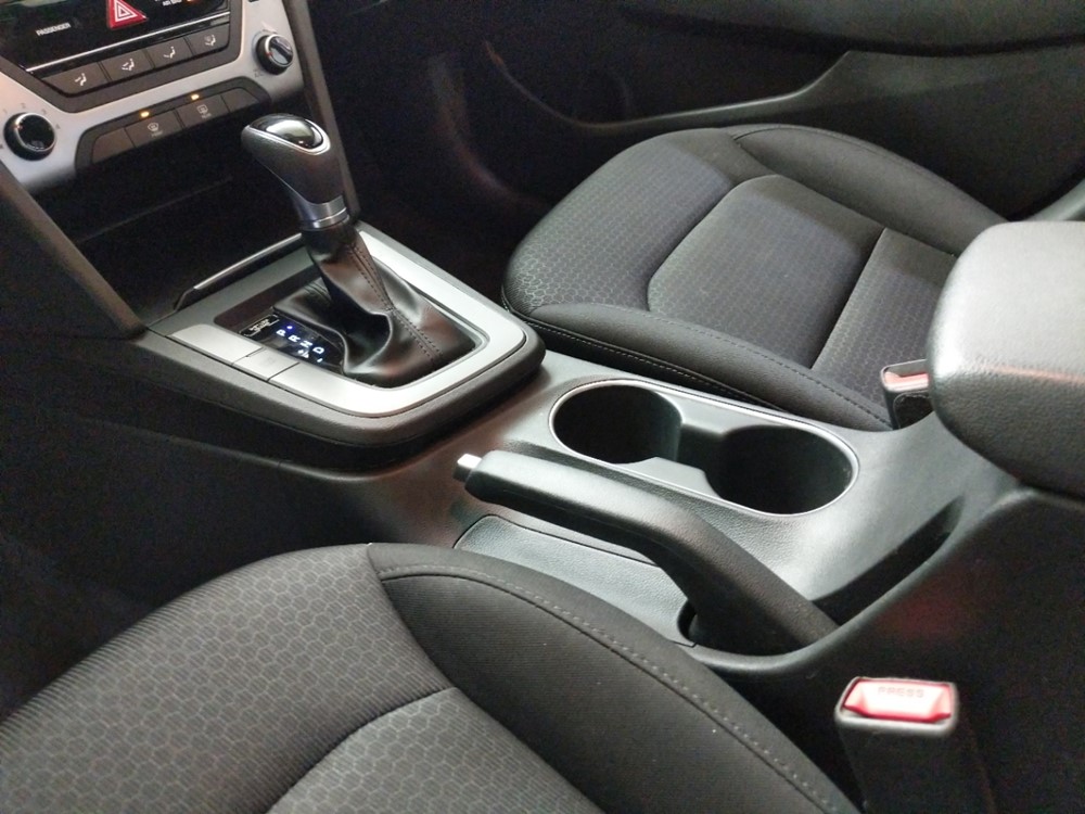 2018 Hyundai Elantra - Center Console/Cup Holders