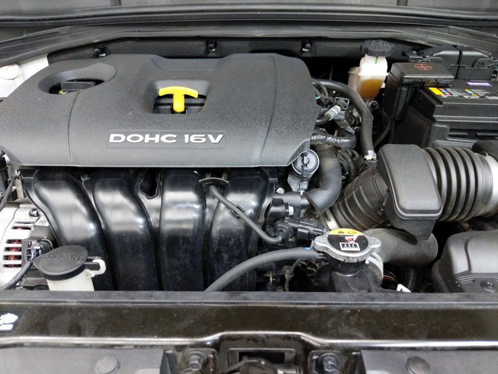 2018 Hyundai Elantra - Engine