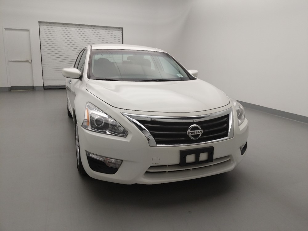 2015 Nissan Altima - Passenger Front Hood