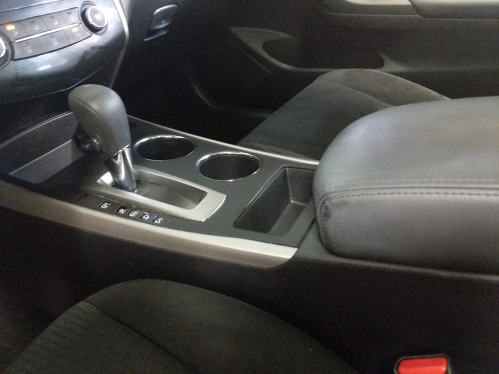 2015 Nissan Altima - Center Console/Cup Holders