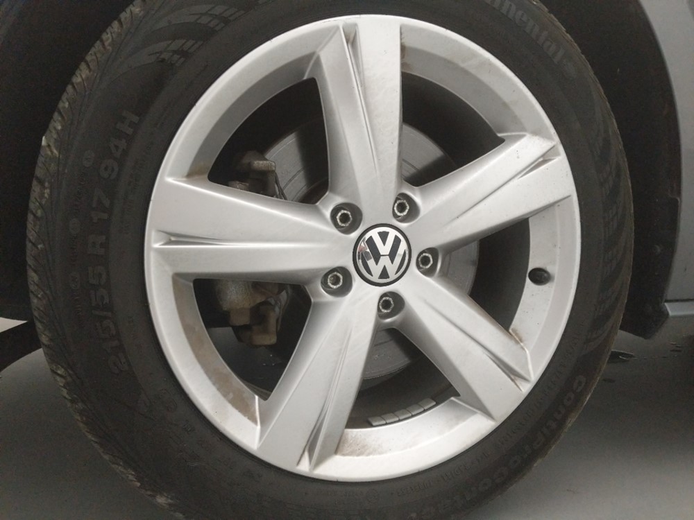 2015 Volkswagen Passat - Wheel