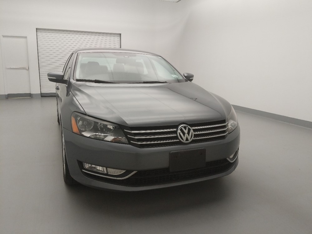 2015 Volkswagen Passat - Passenger Front Hood