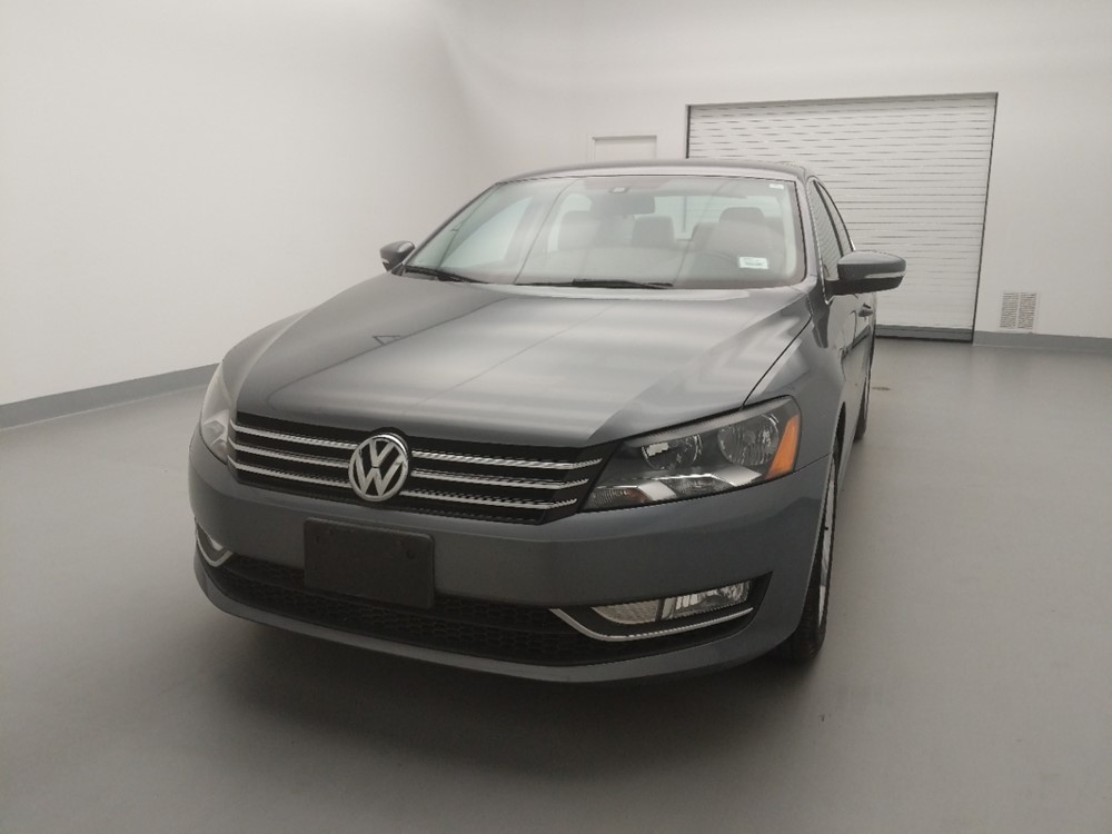 2015 Volkswagen Passat - Driver Front Hood
