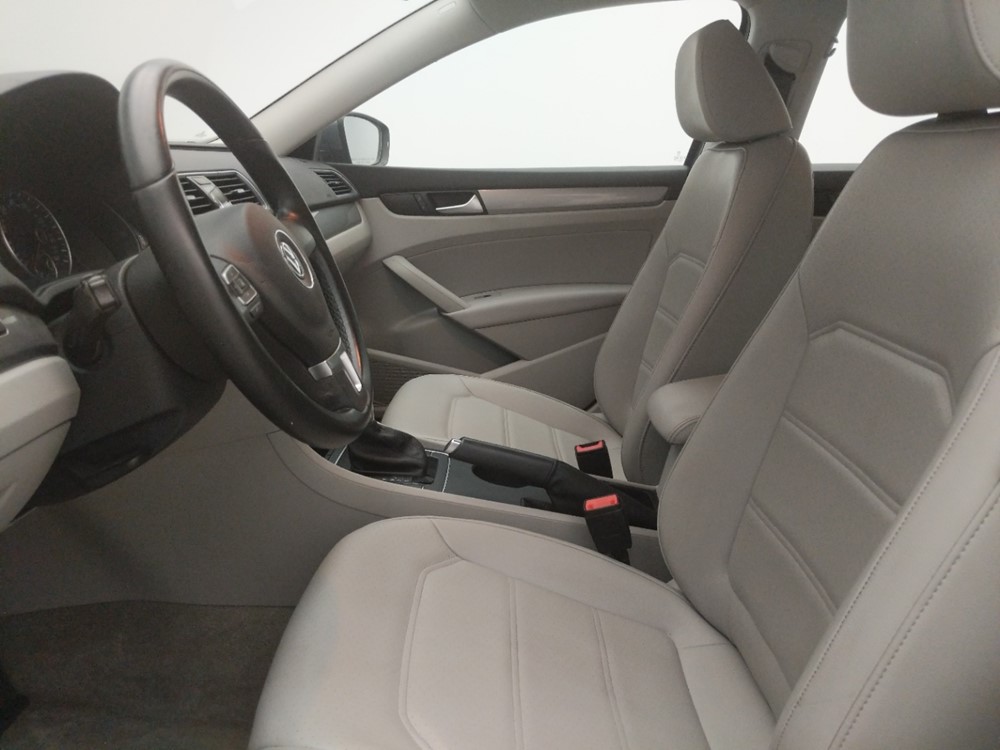 2015 Volkswagen Passat - Driver Front Seat