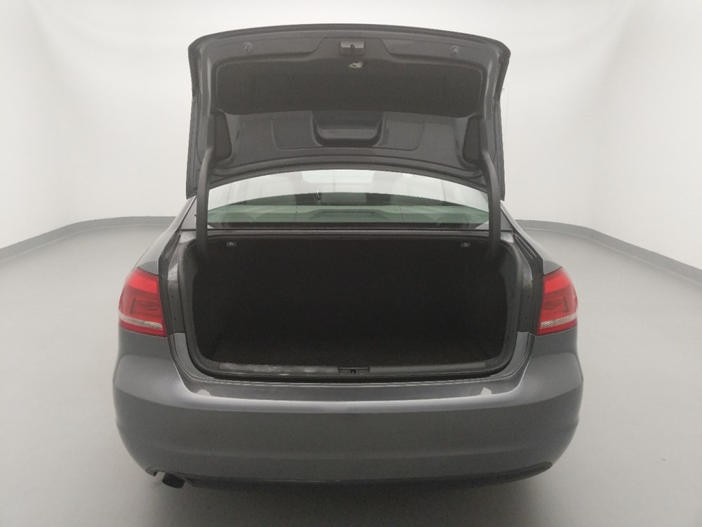 2015 Volkswagen Passat - Trunk