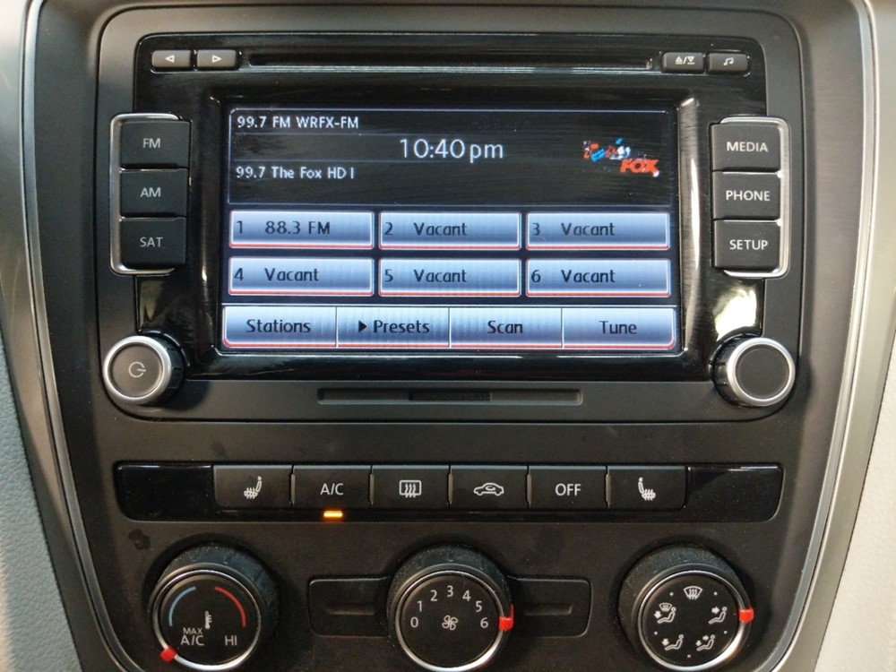 2015 Volkswagen Passat - Stereo Package