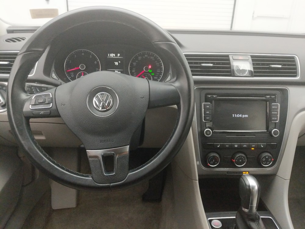 2015 Volkswagen Passat - Driver Dash