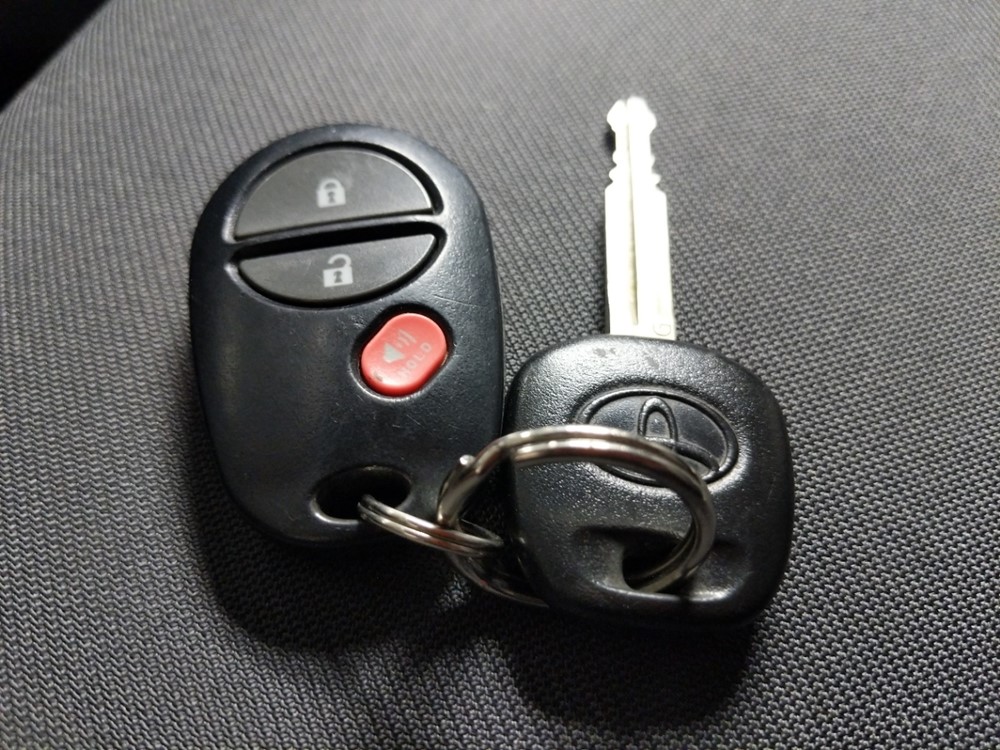 2016 Toyota Tundra - Keys