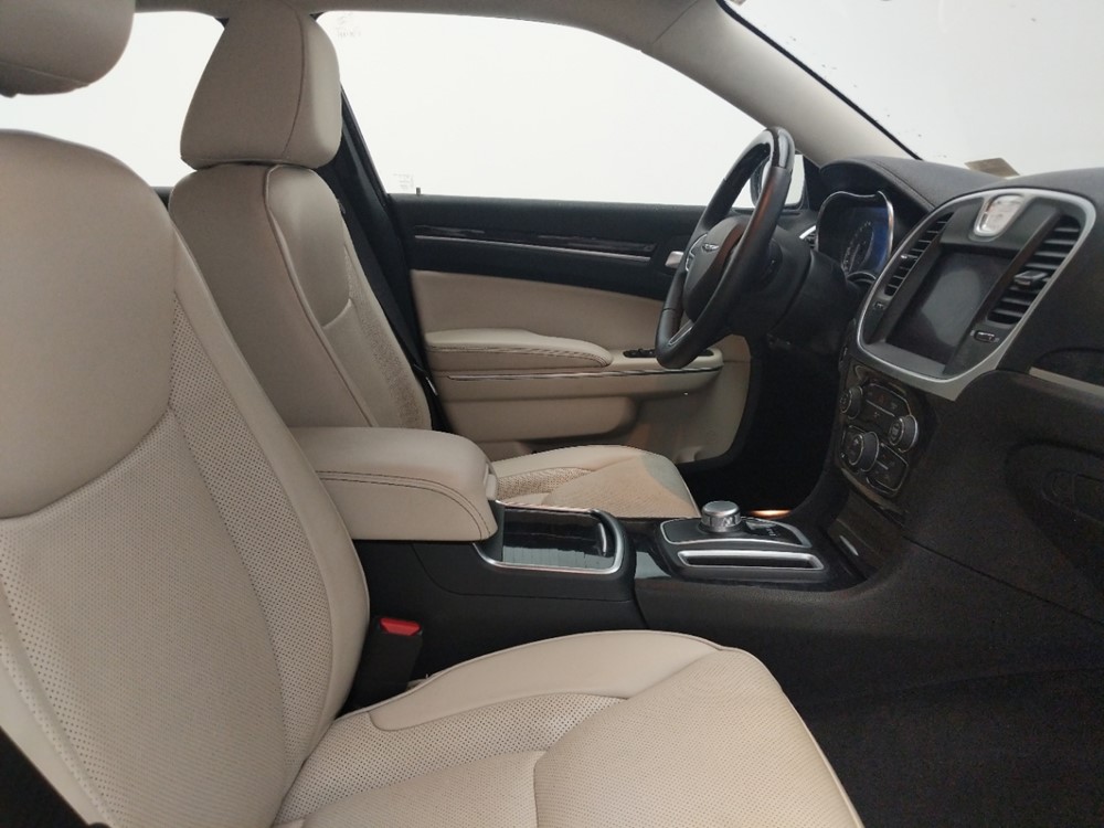 2018 Chrysler 300 - Passenger Front Seat