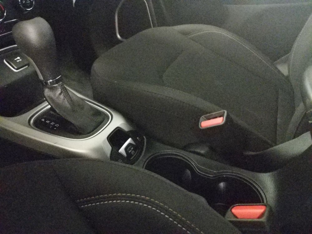 2018 Jeep Compass - Center Console/Cup Holders