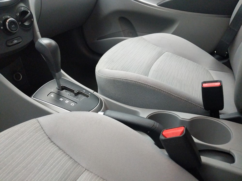 2017 Hyundai Accent - Center Console/Cup Holders