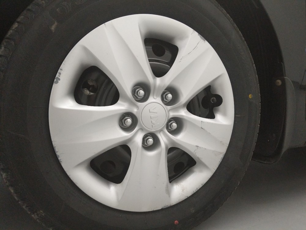 2017 Kia Forte - Wheel