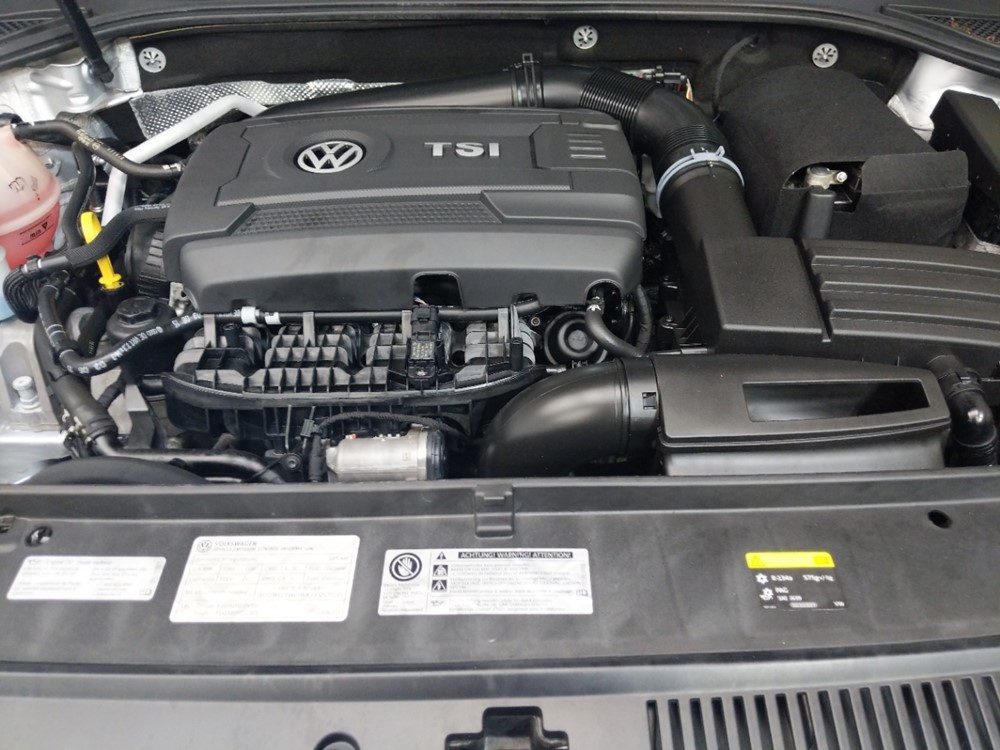 2015 Volkswagen Passat - Engine