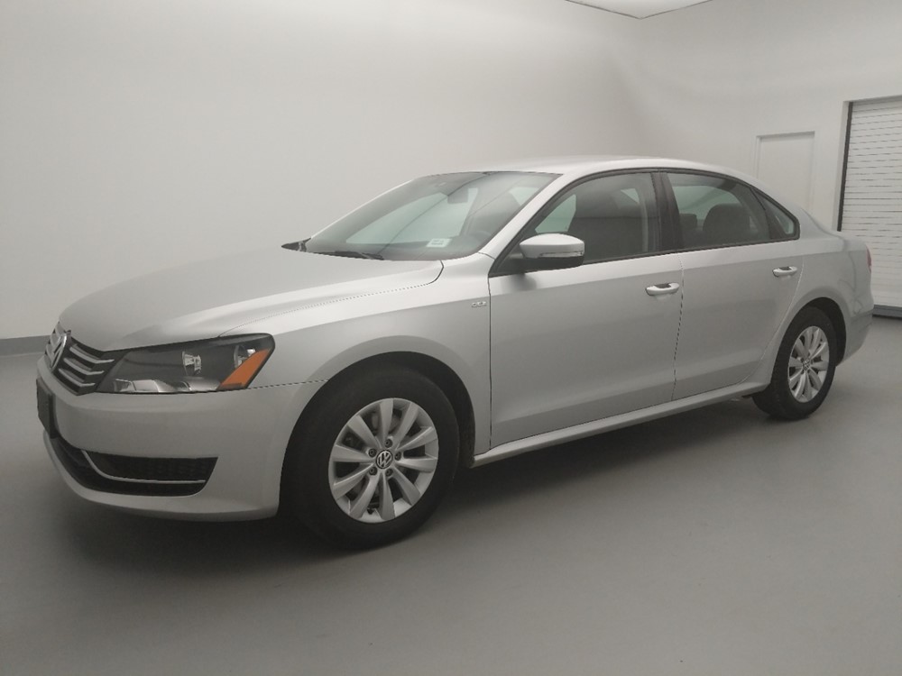 2015 Volkswagen Passat - Driver Front Side