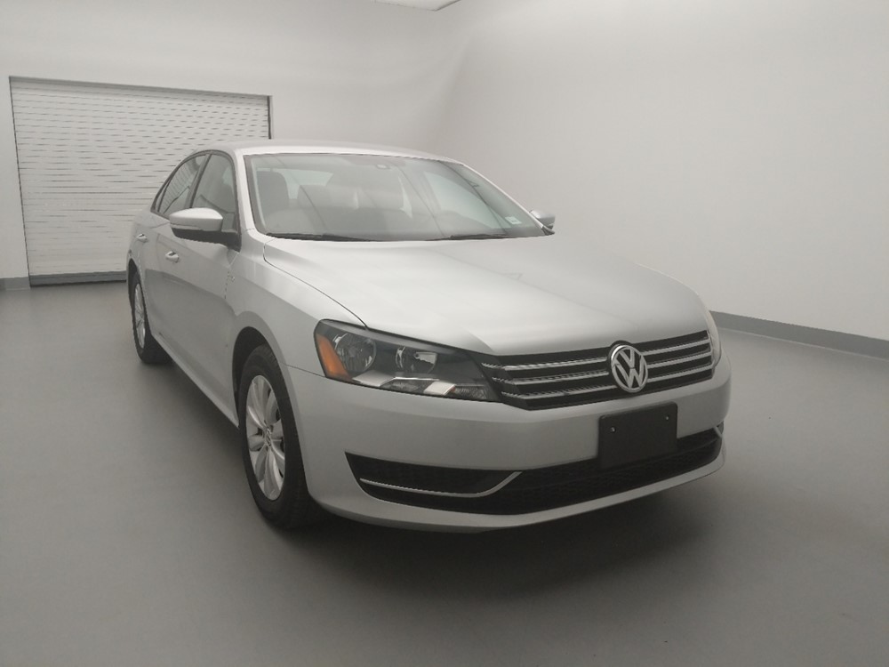 2015 Volkswagen Passat - Passenger Front Bumper