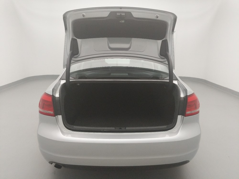 2015 Volkswagen Passat - Trunk