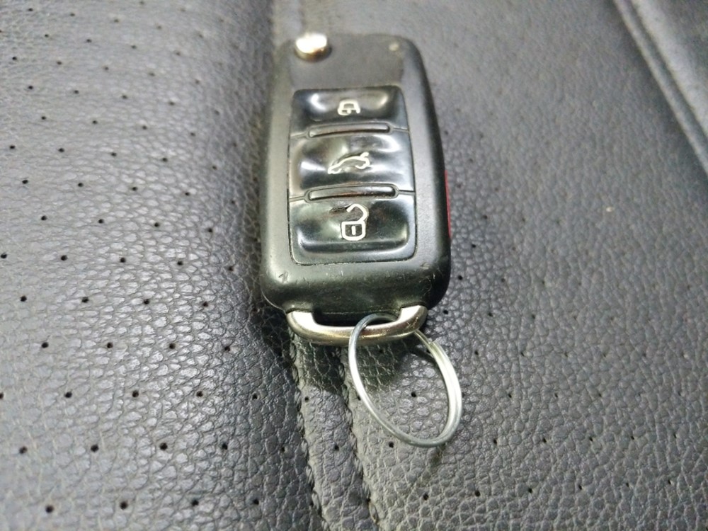 2015 Volkswagen Passat - Keys