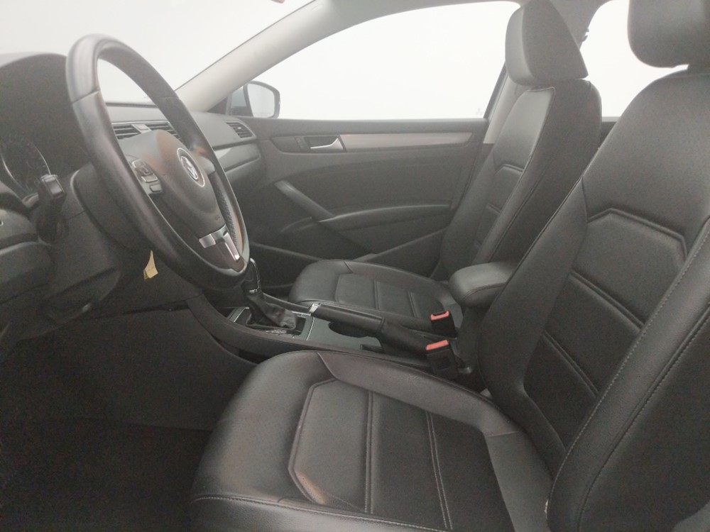 2015 Volkswagen Passat - Driver Front Seat