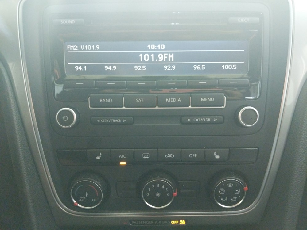 2015 Volkswagen Passat - Stereo Package