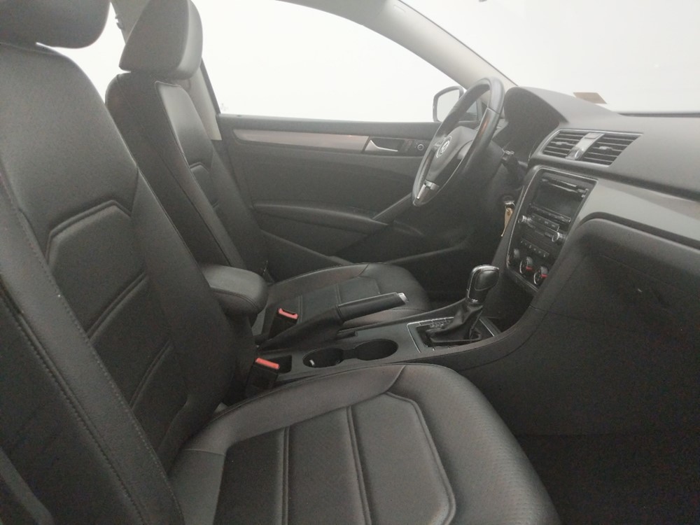 2015 Volkswagen Passat - Passenger Front Seat
